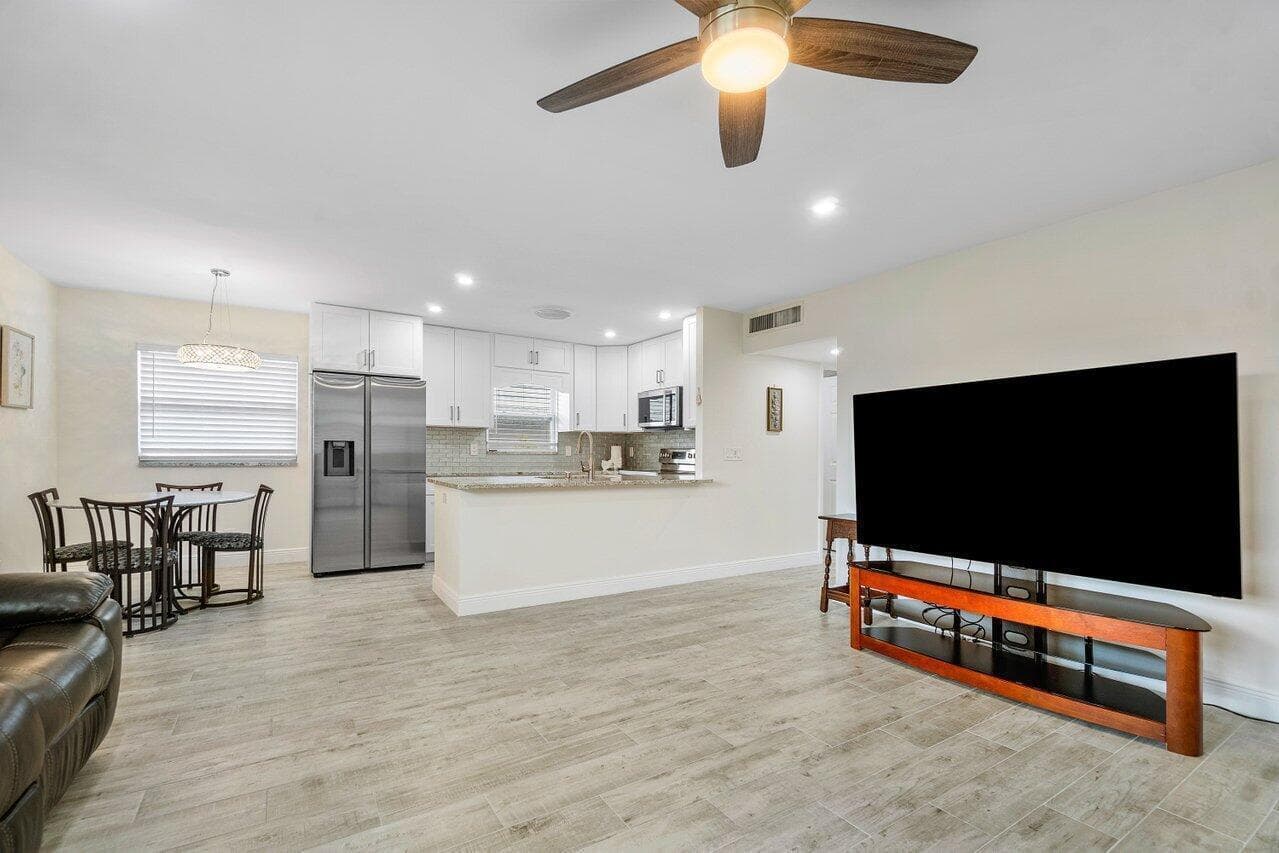 76 FLANDERS B, Delray Beach, FL 33484 photo 7