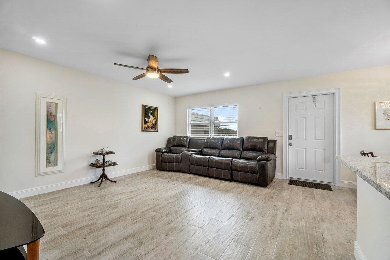 76 FLANDERS B, Delray Beach, FL 33484 photo 9