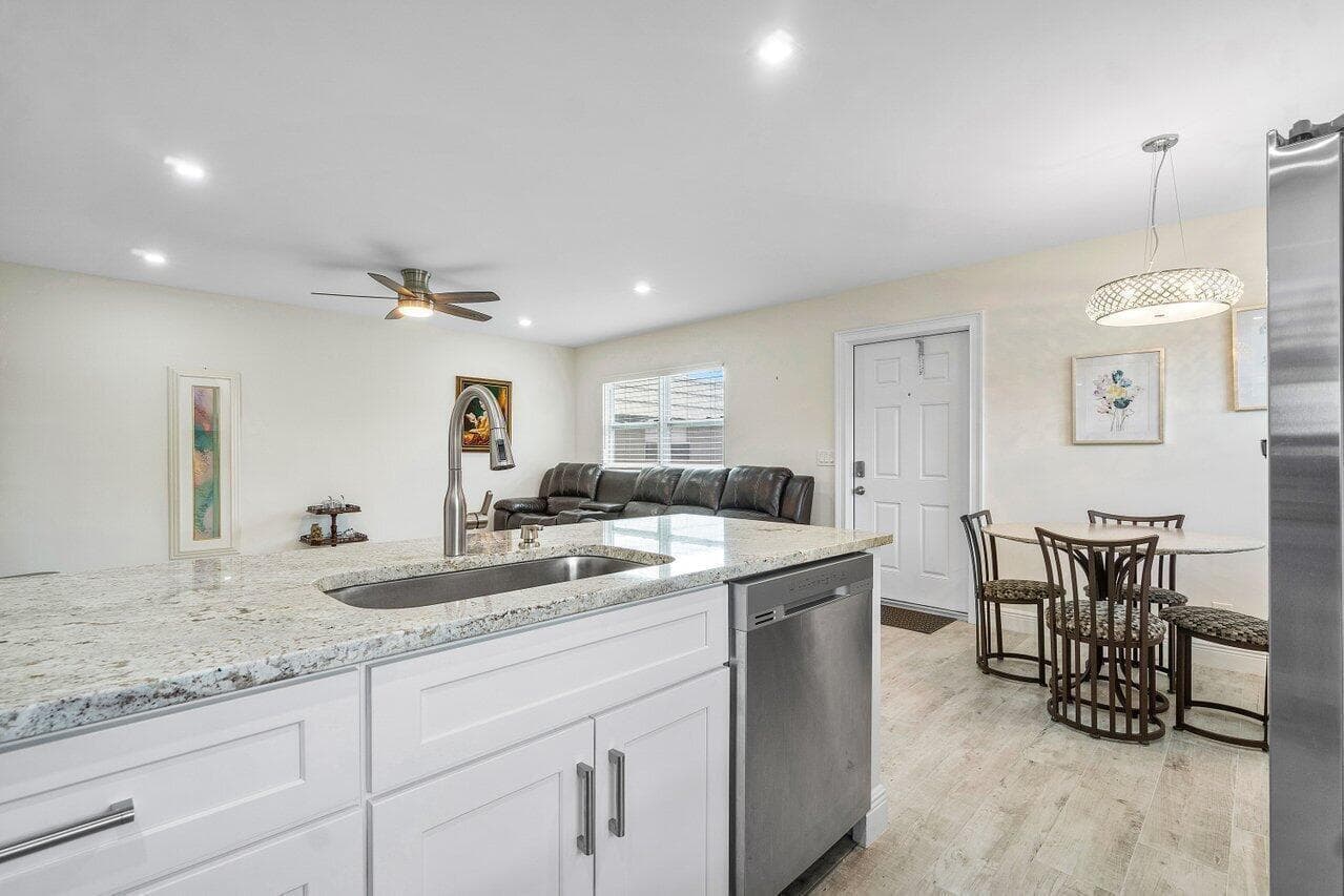 76 FLANDERS B, Delray Beach, FL 33484 photo 4