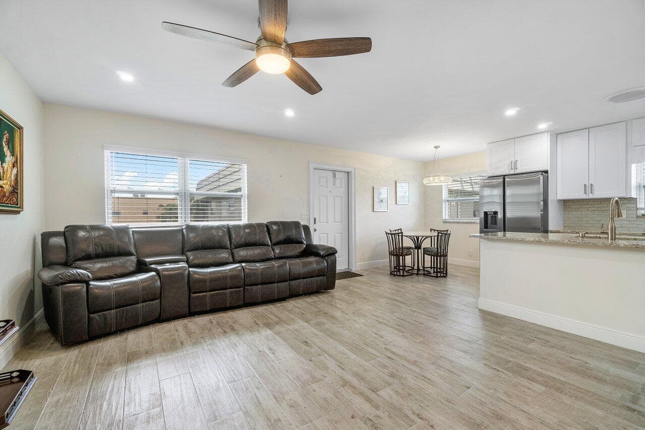 76 FLANDERS B, Delray Beach, FL 33484 photo 8