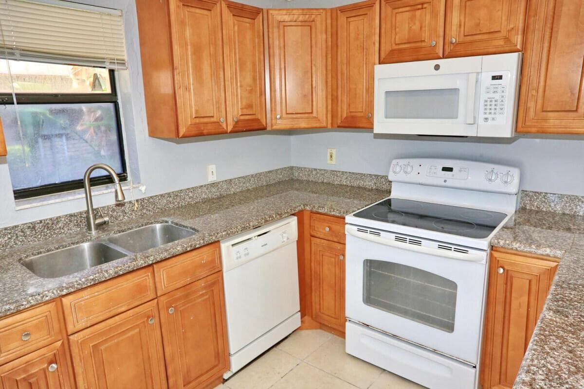 7531 Courtyard Run E, Boca Raton, FL 33433 photo 10