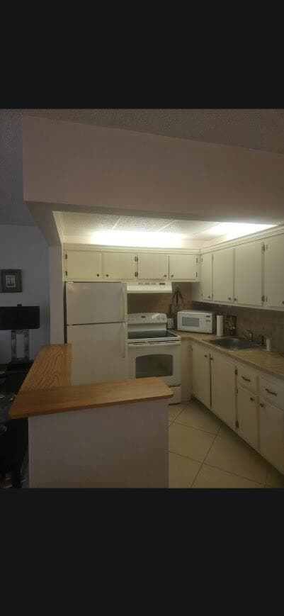 27 Newport B, Deerfield Beach, FL 33442 photo 4