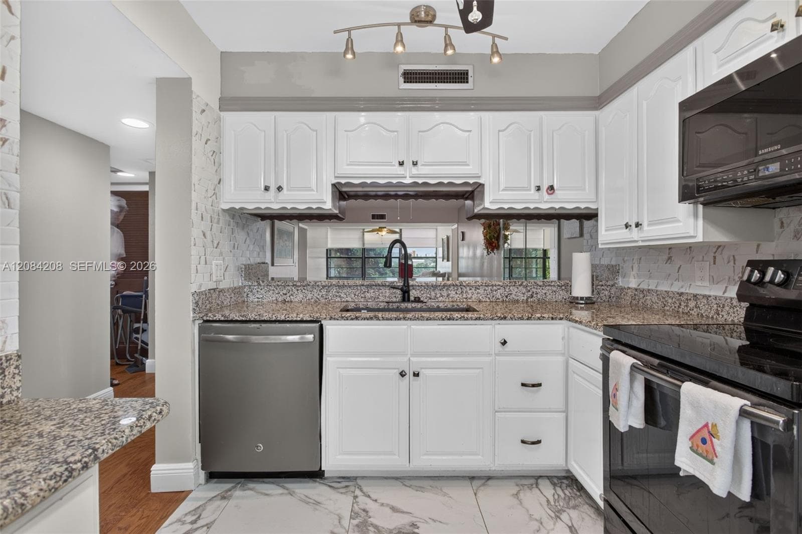 1502 Whitehall Dr # 305, Davie, FL 33324 photo 7