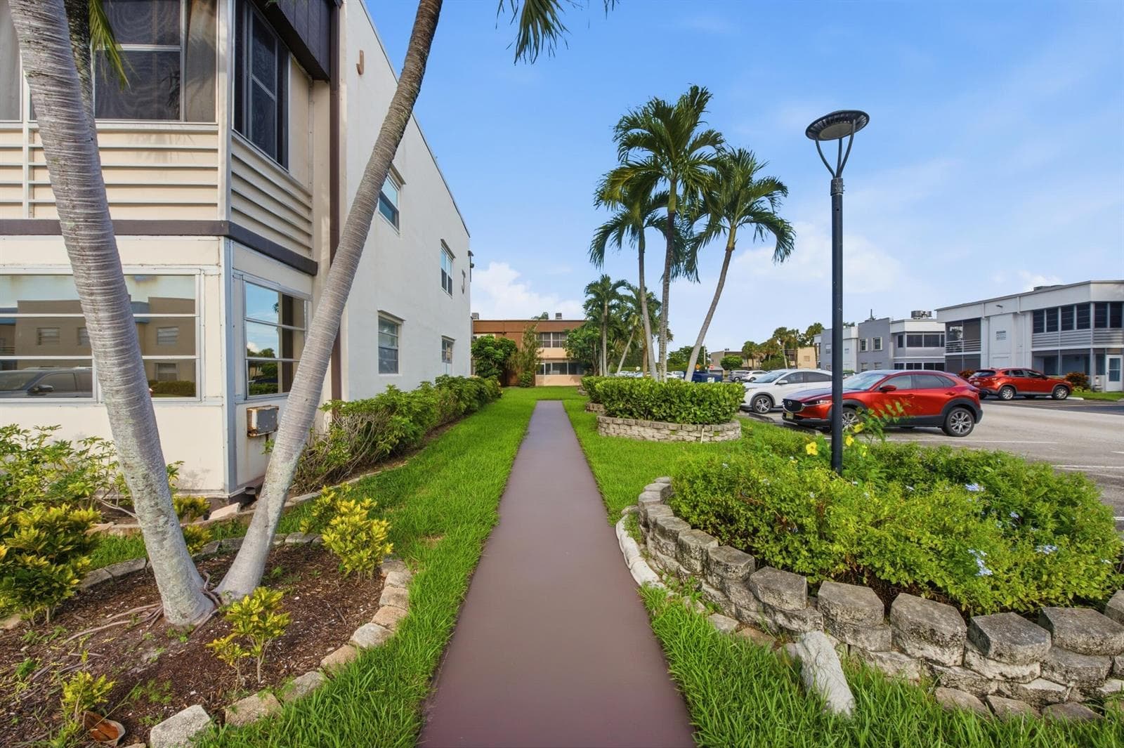 479 Burgundy J, Delray Beach, FL 33484 photo 3