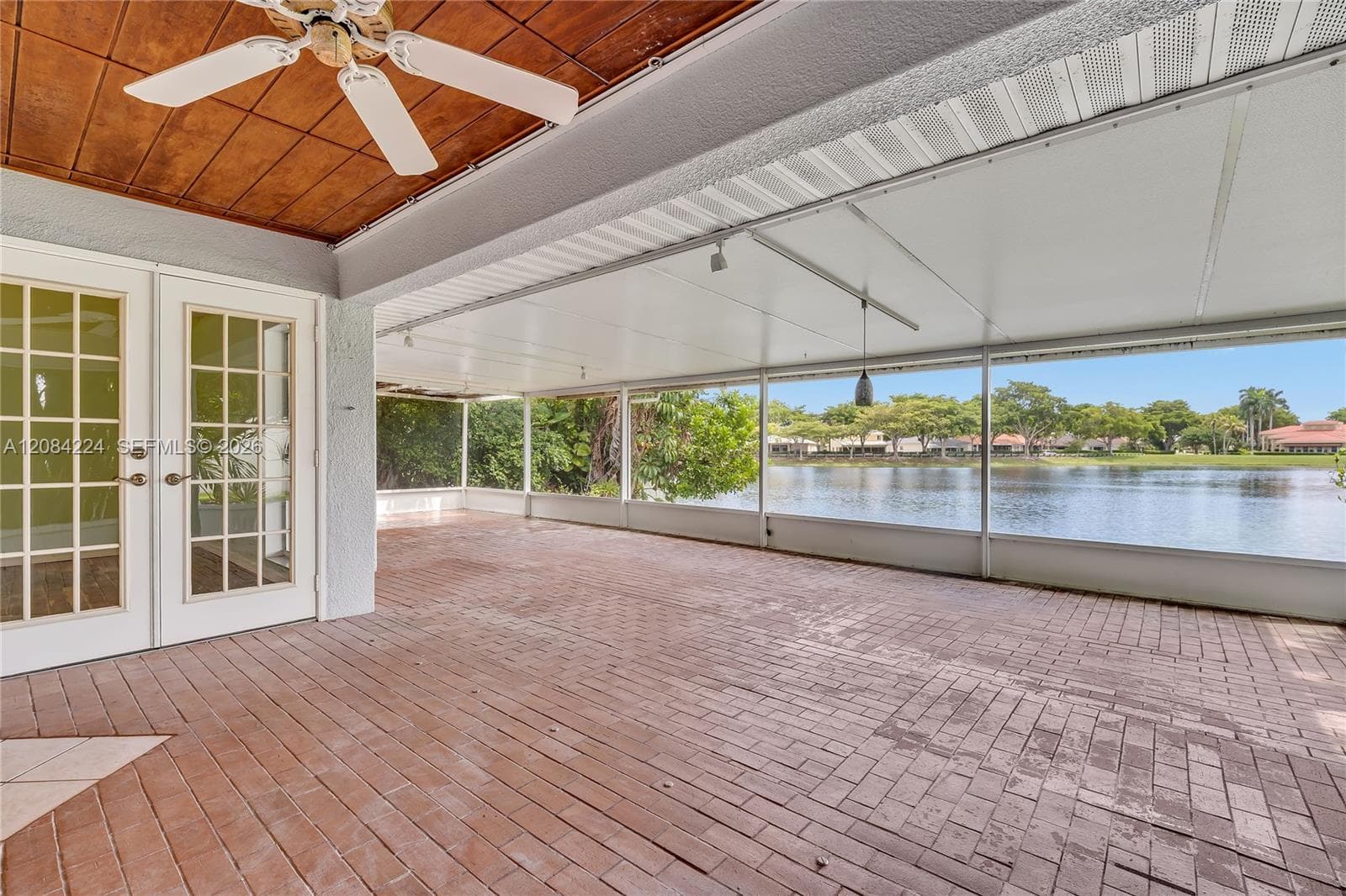 685 SE 25th Ln, Homestead, FL 33033 photo 3
