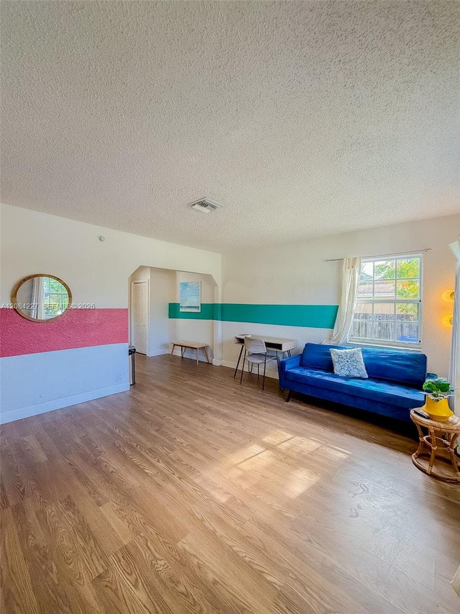 2740 Dewey St, Hollywood, FL 33020 photo 2