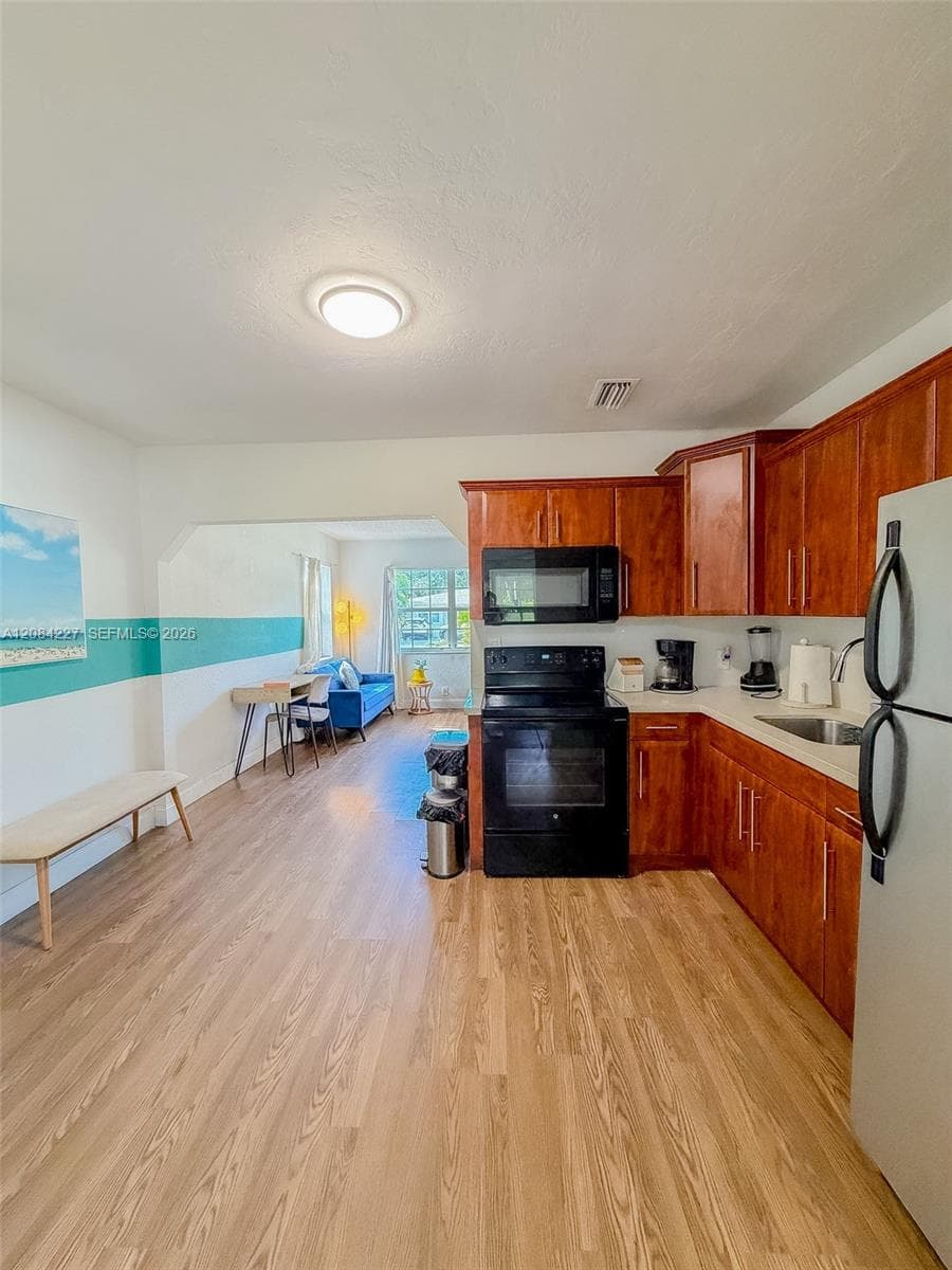 2740 Dewey St, Hollywood, FL 33020 photo 6