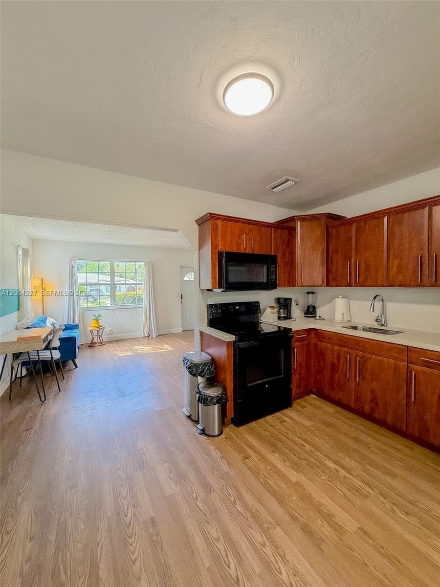 2740 Dewey St, Hollywood, FL 33020 photo 7