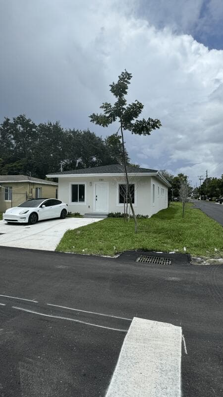1701 NW 9th Street, Fort Lauderdale, FL 33311
