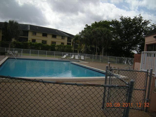 8921 NW 28th Drive # F, Coral Springs, FL 33065 photo 3