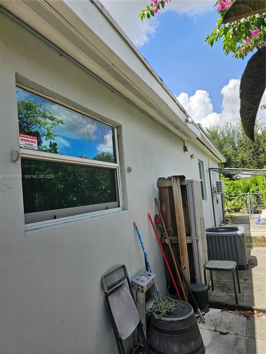 12145 NE 11th Ct, North Miami, FL 33161 photo 4