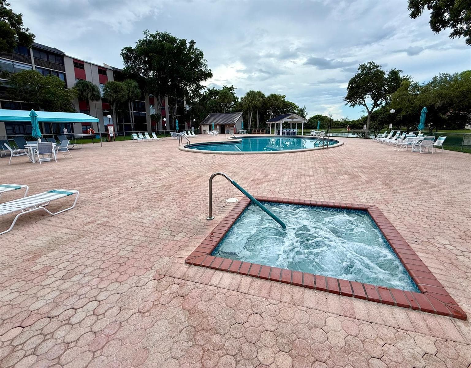 2212 S CYPRESS BEND Drive # 303, Pompano Beach, FL 33069 photo 11
