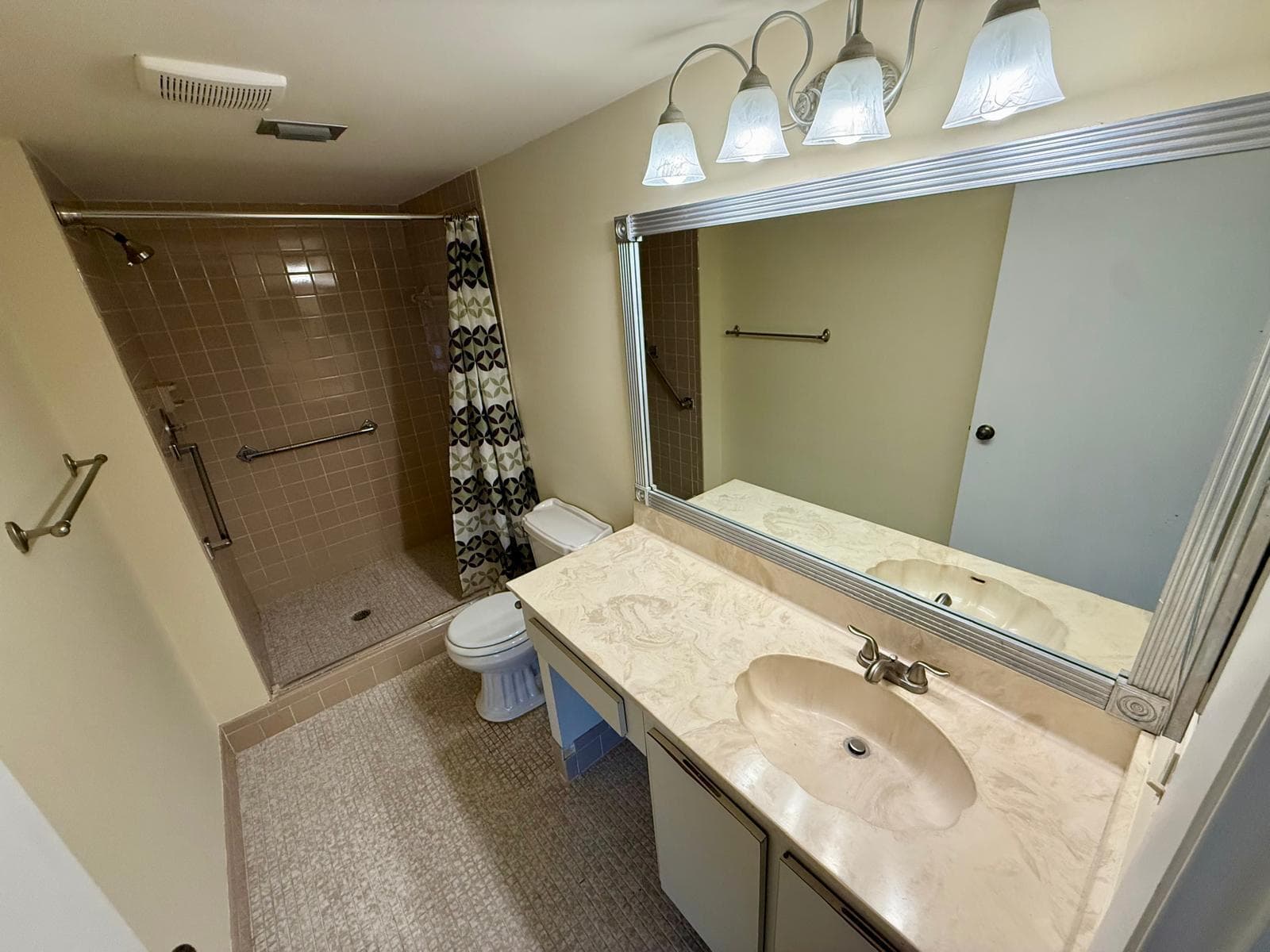 2212 S CYPRESS BEND Drive # 303, Pompano Beach, FL 33069 photo 8