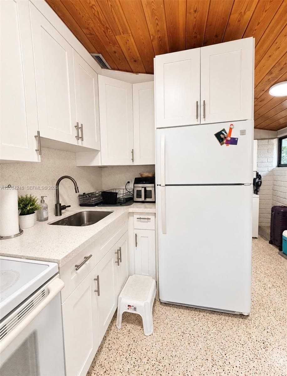 311 NW 56th Ave # B, Miami, FL 33126 photo 6