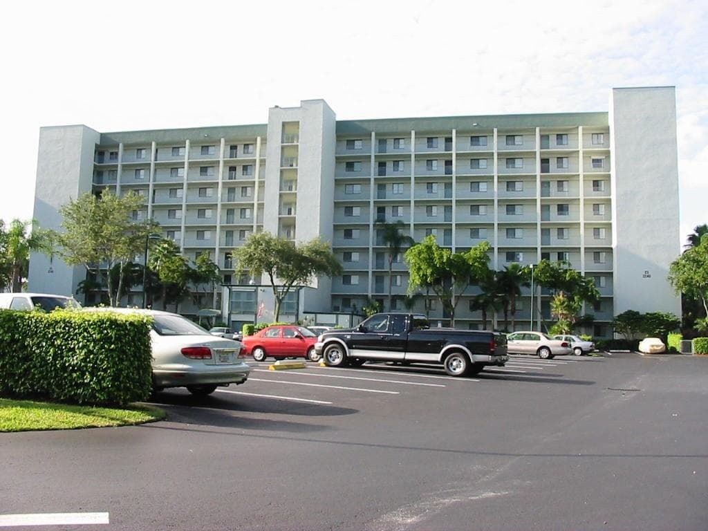 2232 N CYPRESS BEND Drive # 307, Pompano Beach, FL 33069