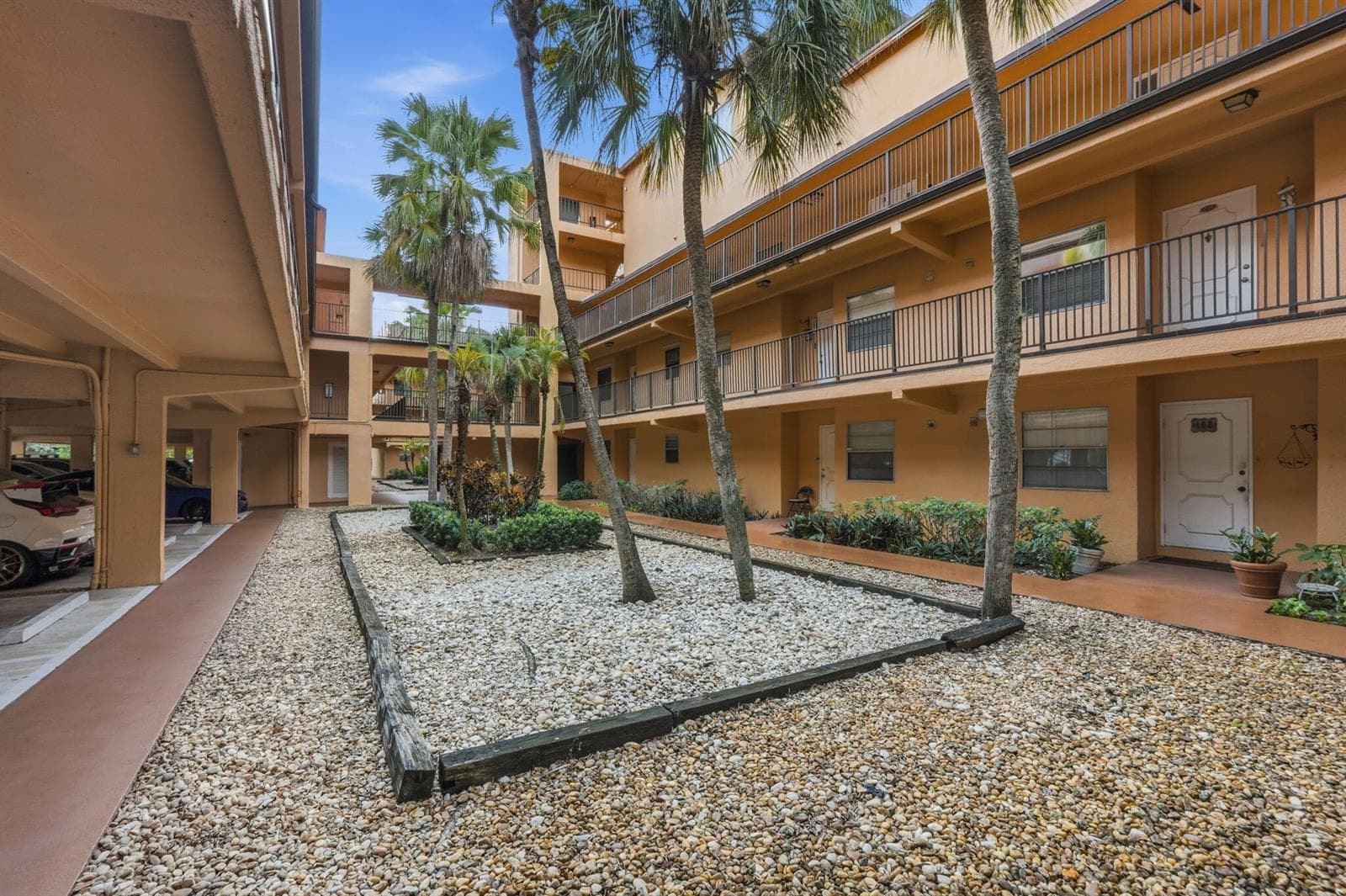 430 COMMODORE Drive # 314, Plantation, FL 33325 photo 5