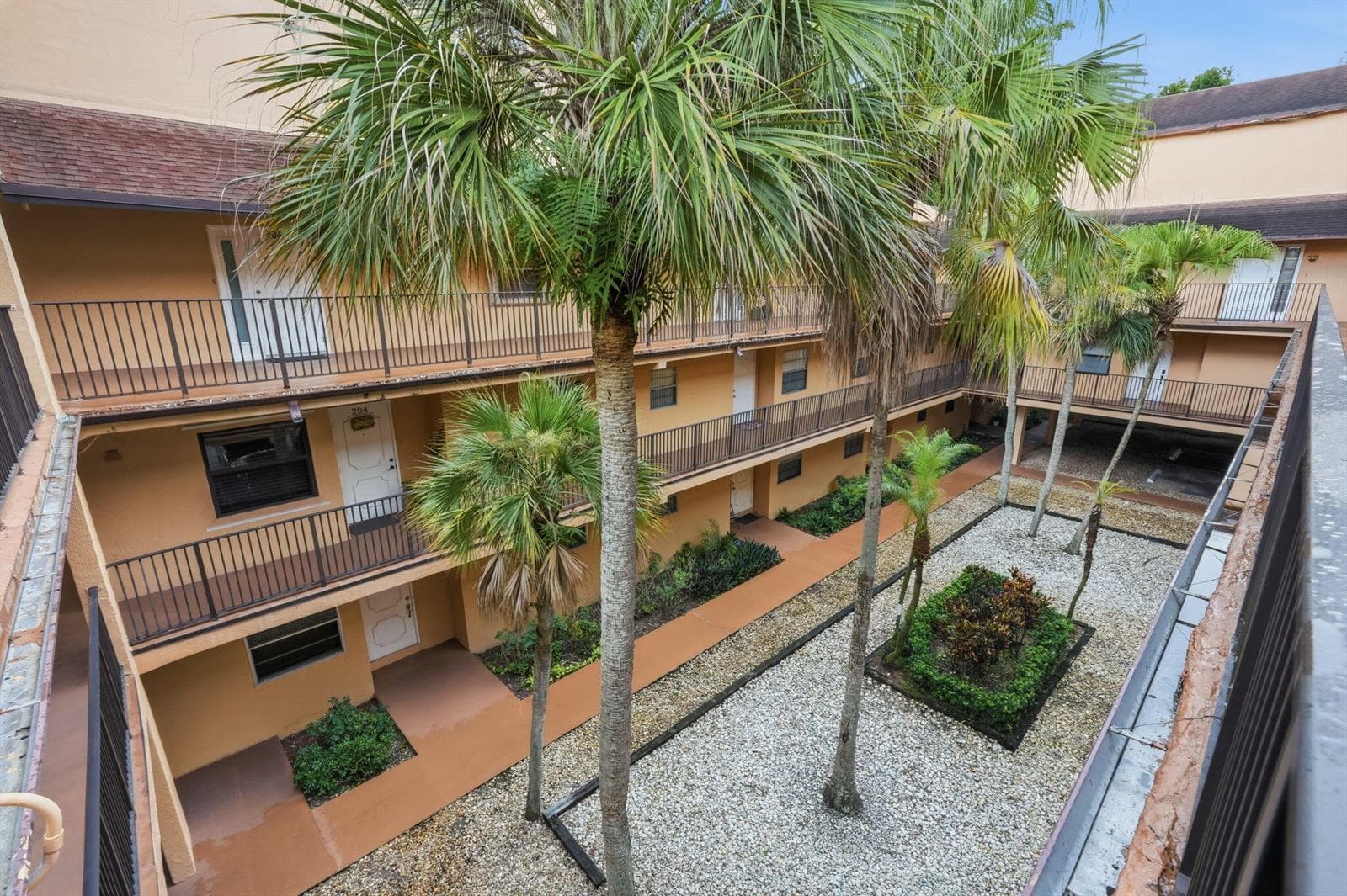 430 COMMODORE Drive # 314, Plantation, FL 33325 photo 8