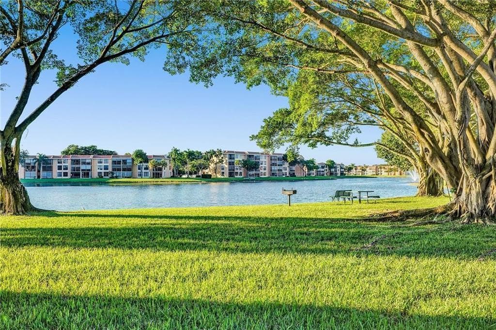 6114 Coral Lake Drive, Margate, FL 33063 photo 6