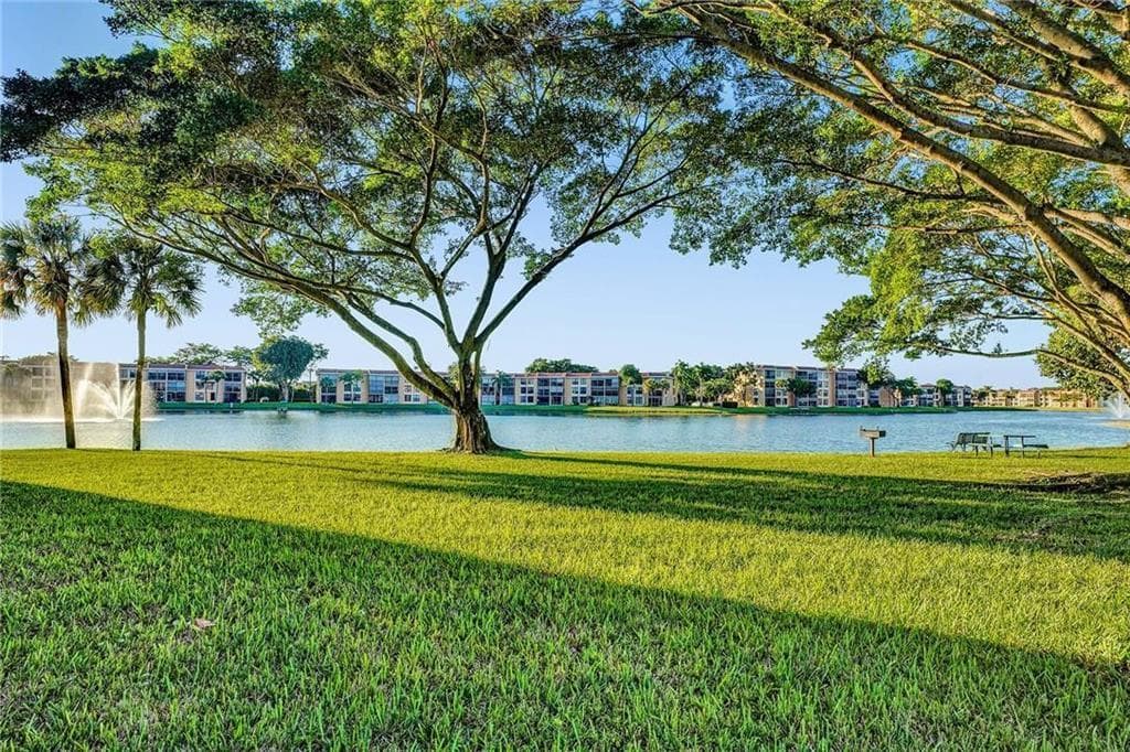 6114 Coral Lake Drive, Margate, FL 33063 photo 5