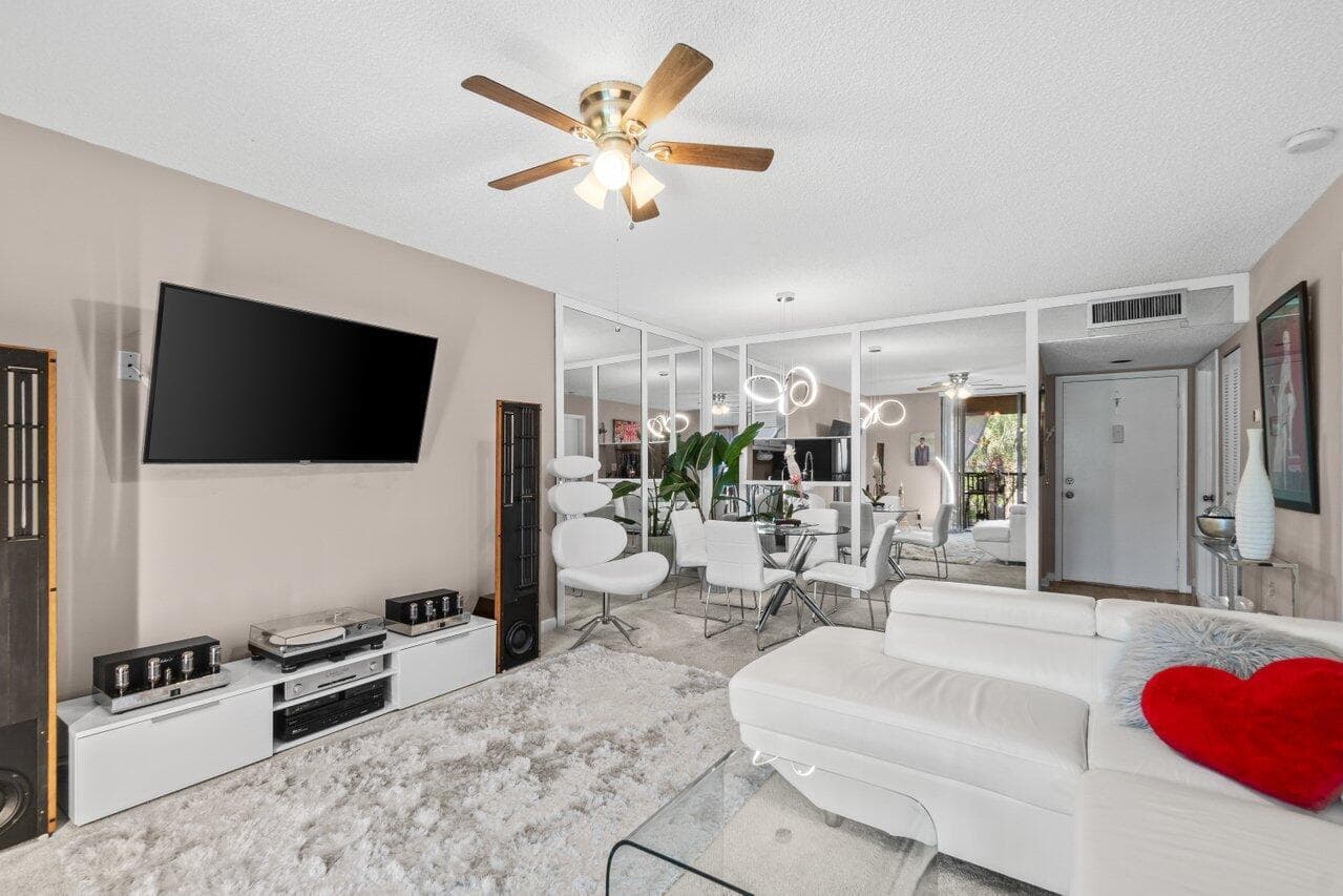 5100 Las Verdes Circle # 316, Delray Beach, FL 33484 photo 9