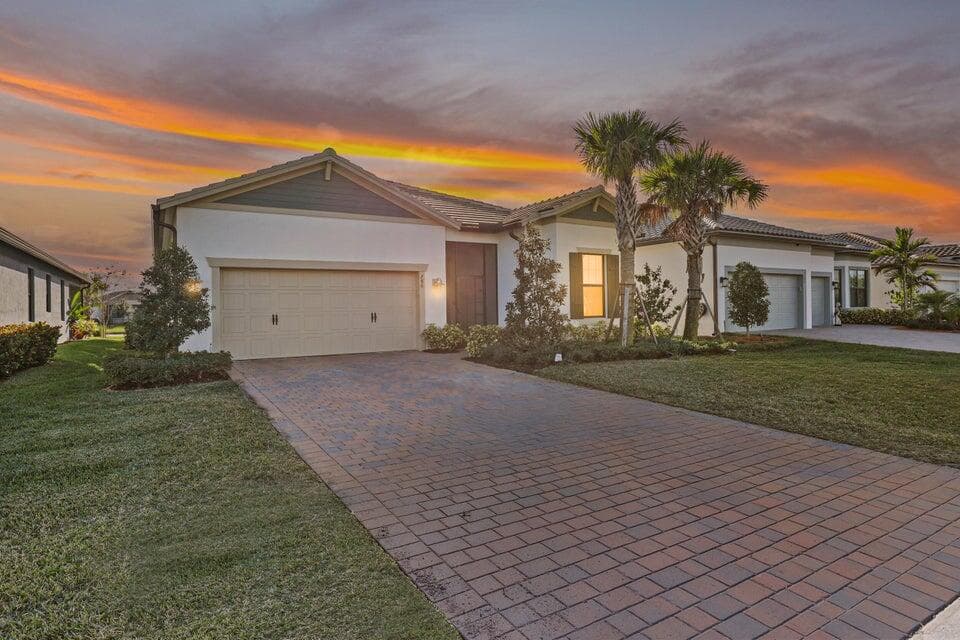 786 SE COURANCES Drive, Port St. Lucie, FL 34984 photo 2