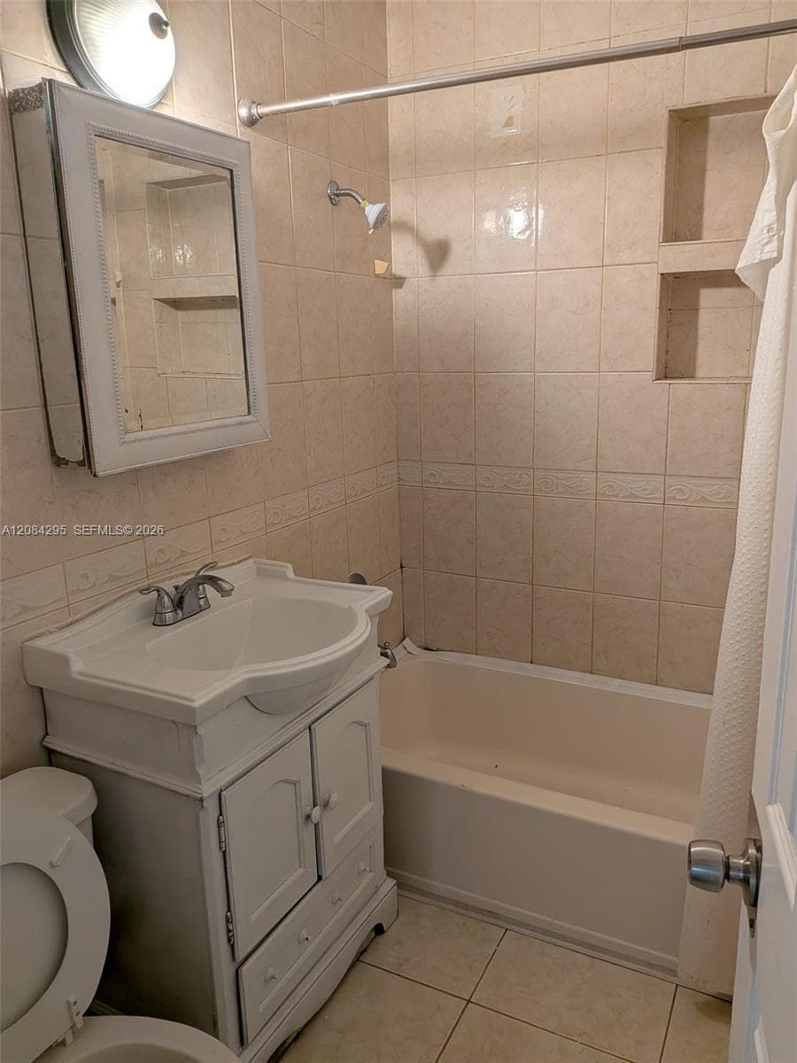 2455 Fillmore St # 1, Hollywood, FL 33020 photo 3