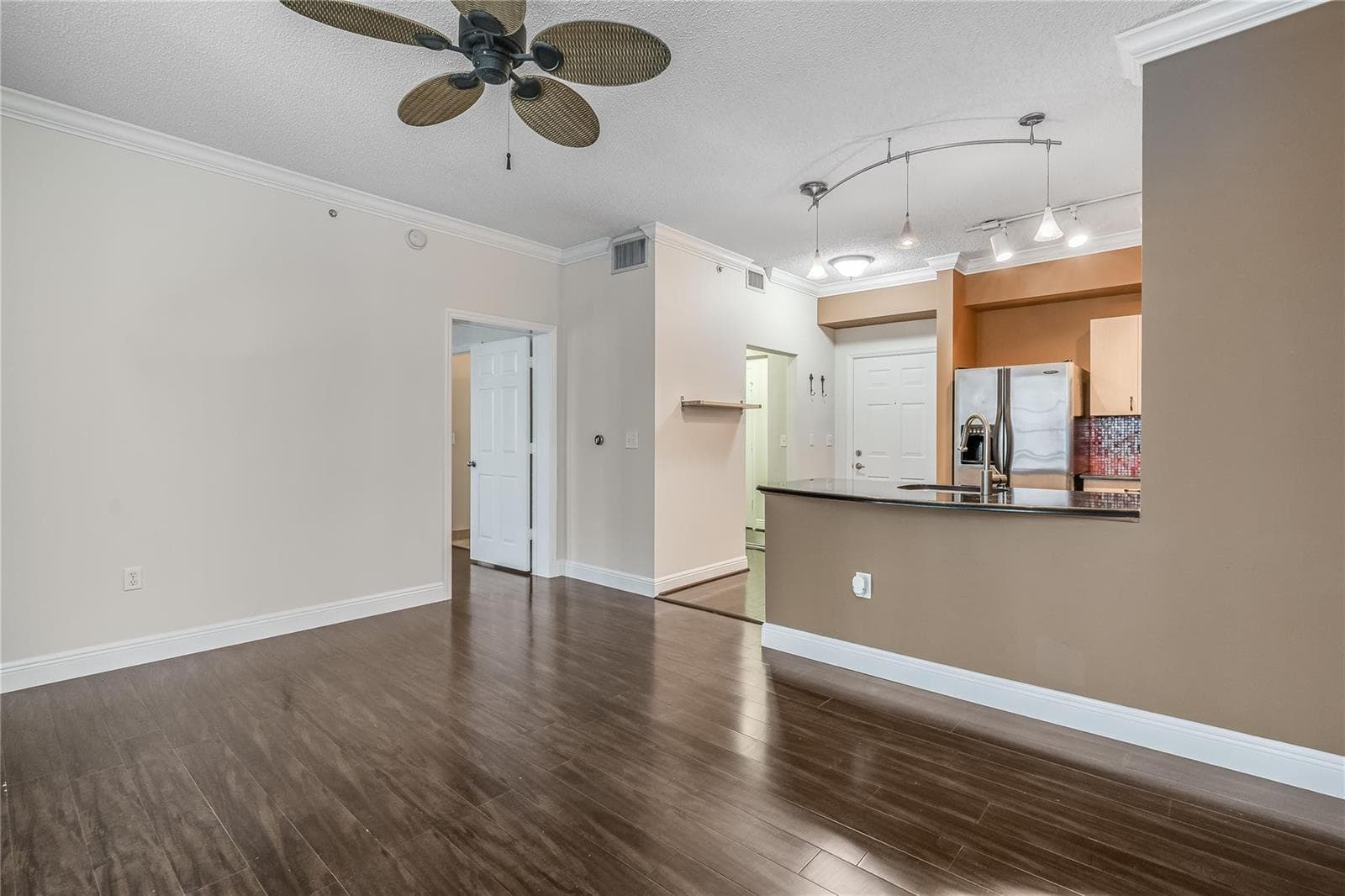 533 NE 3rd Avenue # 319, Fort Lauderdale, FL 33301 photo 9