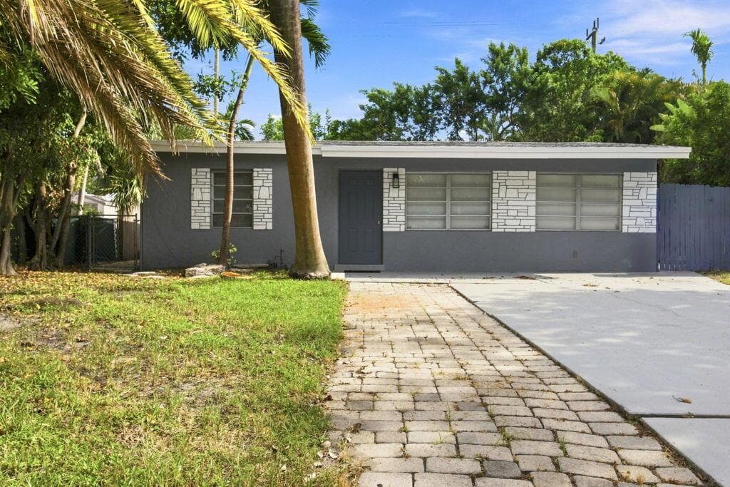 1472 NE 25TH Court, Pompano Beach, FL 33064 photo 2