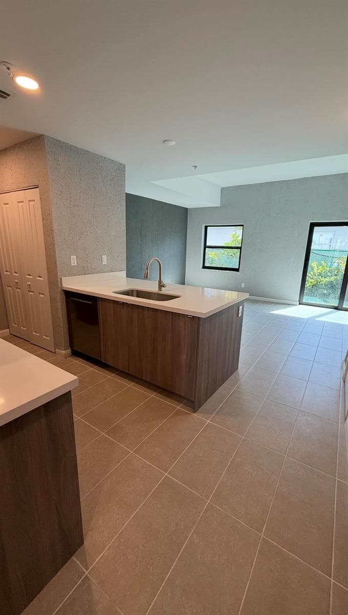2511 PIERCE Street # 4, Hollywood, FL 33020 photo 4