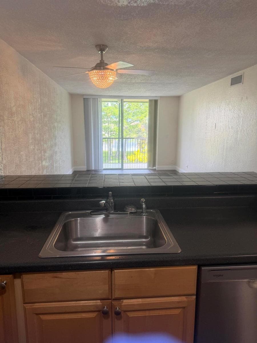 7710 NW 50th Street # 304, Lauderhill, FL 33351 photo 7
