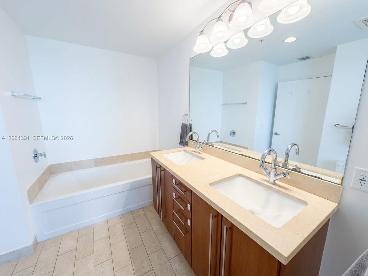79 SW 12th St # 2410-S, Miami, FL 33130 photo 6
