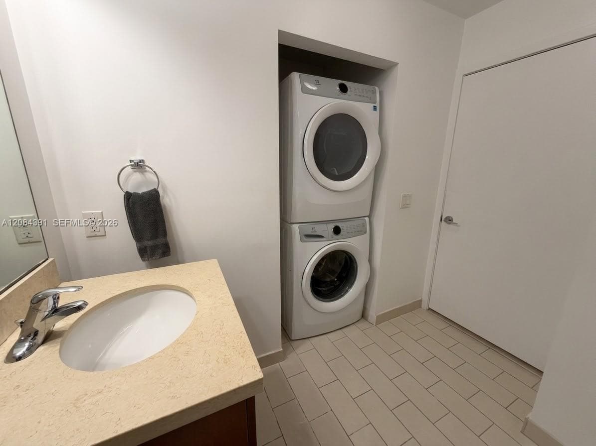79 SW 12th St # 2410-S, Miami, FL 33130 photo 9