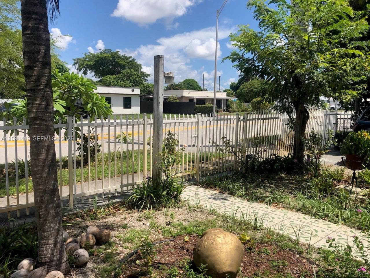 770 E 17th St, Hialeah, FL 33010 photo 2