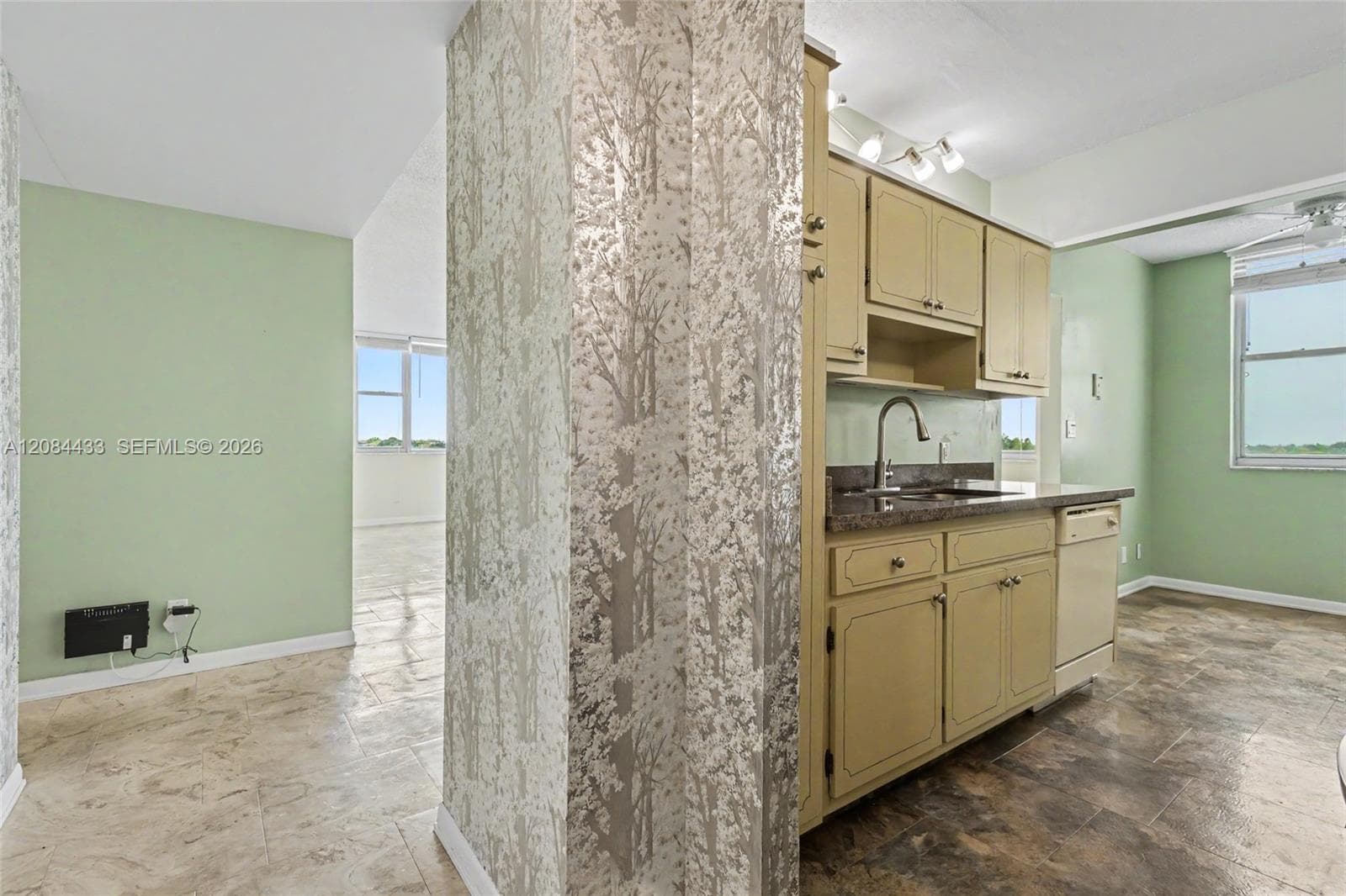 4330 Hillcrest Dr # 520, Hollywood, FL 33021 photo 12