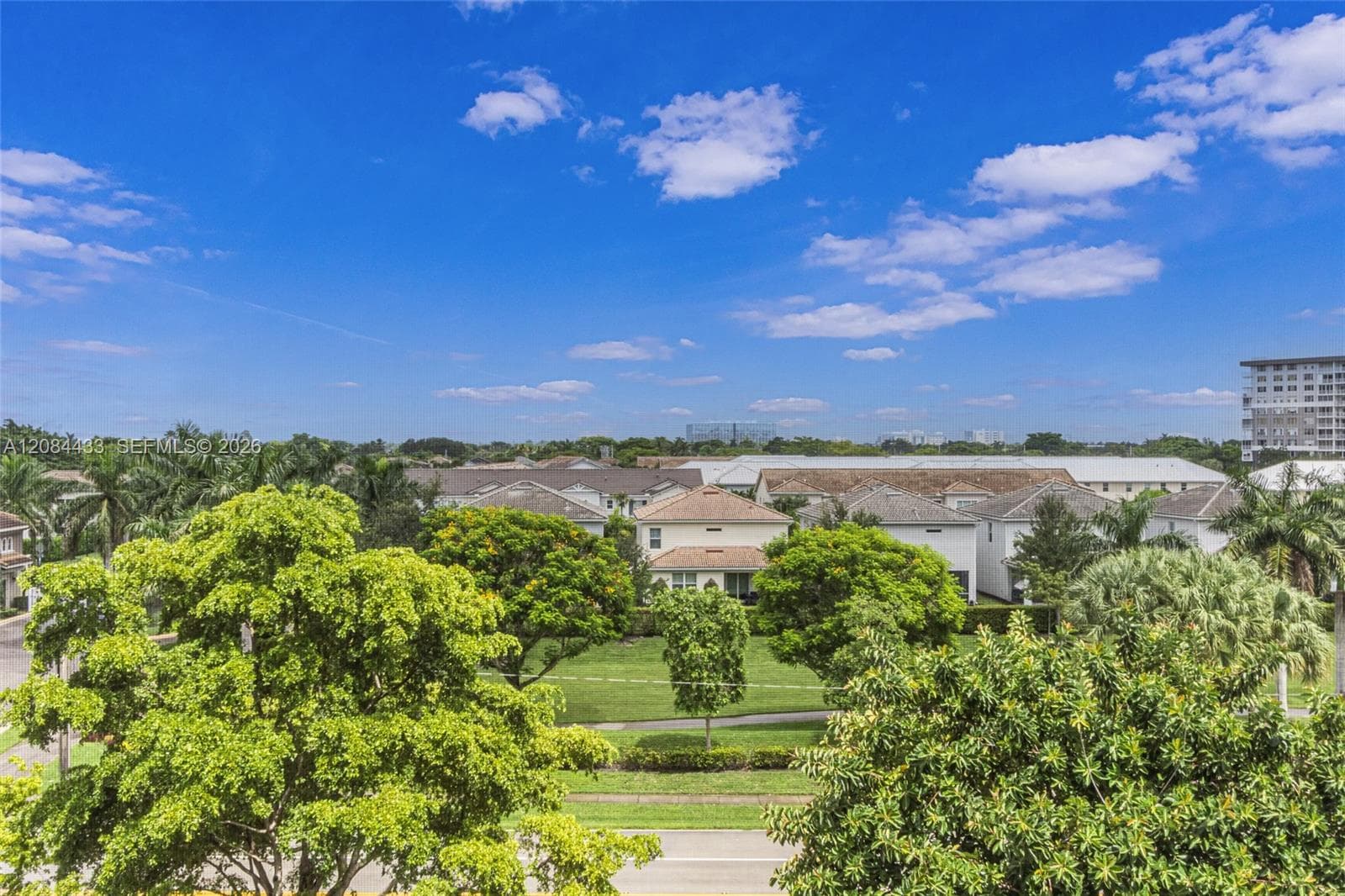 4330 Hillcrest Dr # 520, Hollywood, FL 33021 photo 5