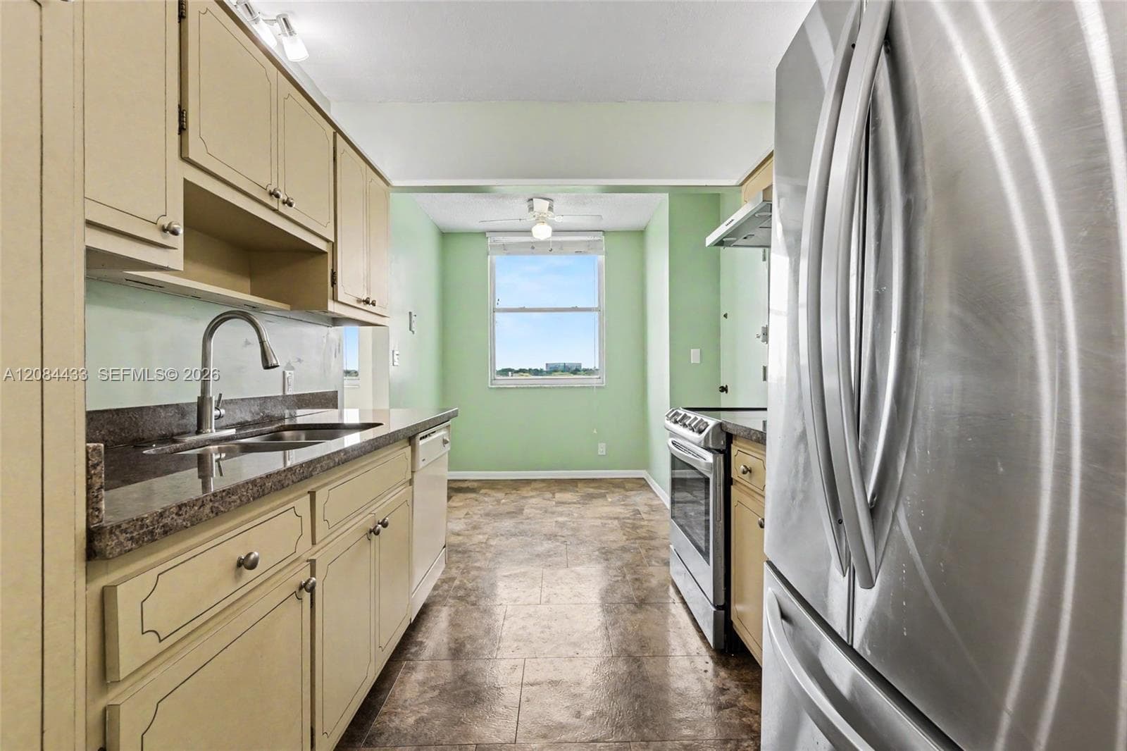 4330 Hillcrest Dr # 520, Hollywood, FL 33021 photo 11