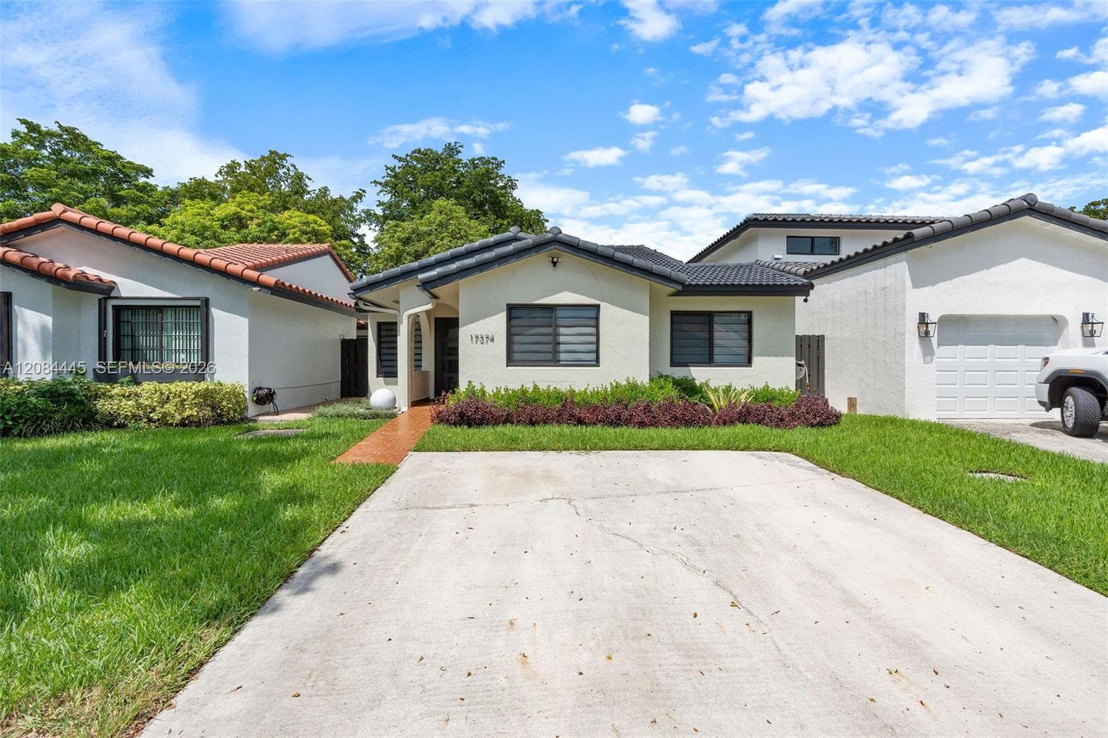 17374 NW 66th Pl, Hialeah, FL 33015 photo 2
