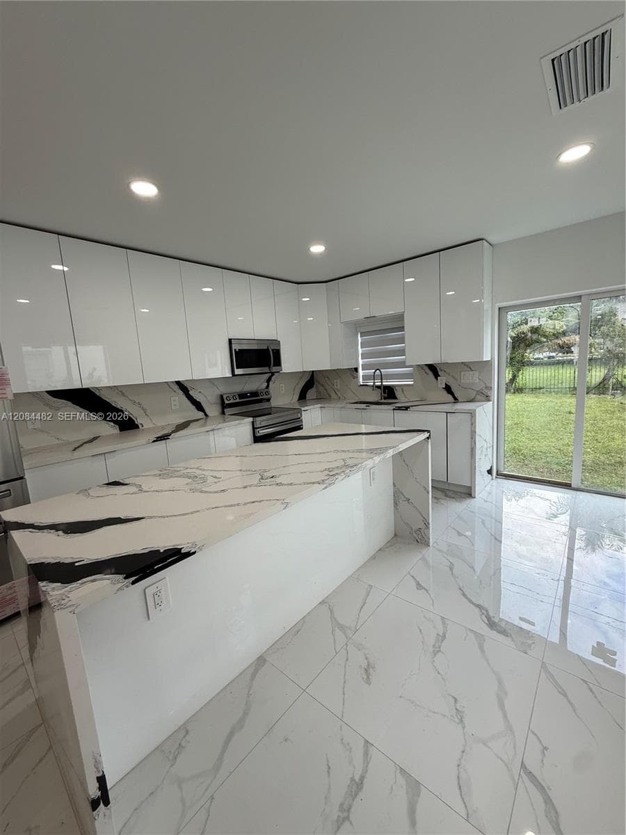 2100 NW 102nd St # 2, Miami, FL 33147 photo 6