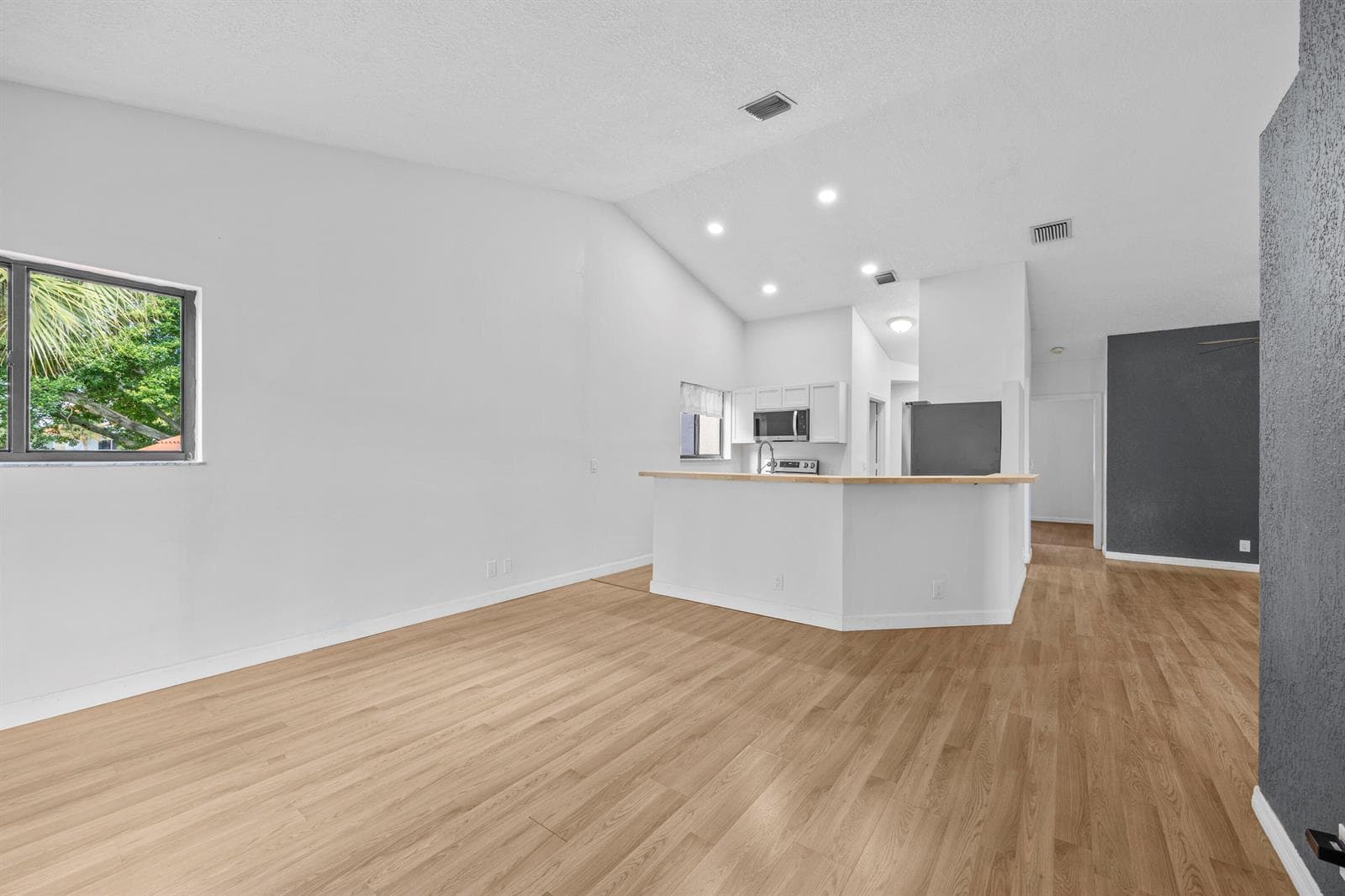 15 Via De Casas Sur # 204, Boynton Beach, FL 33426 photo 4