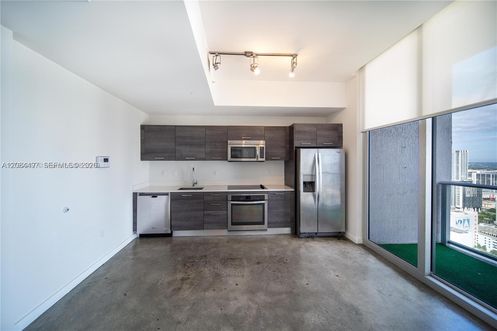 151 SE 1st St # PH08, Miami, FL 33131 photo 4