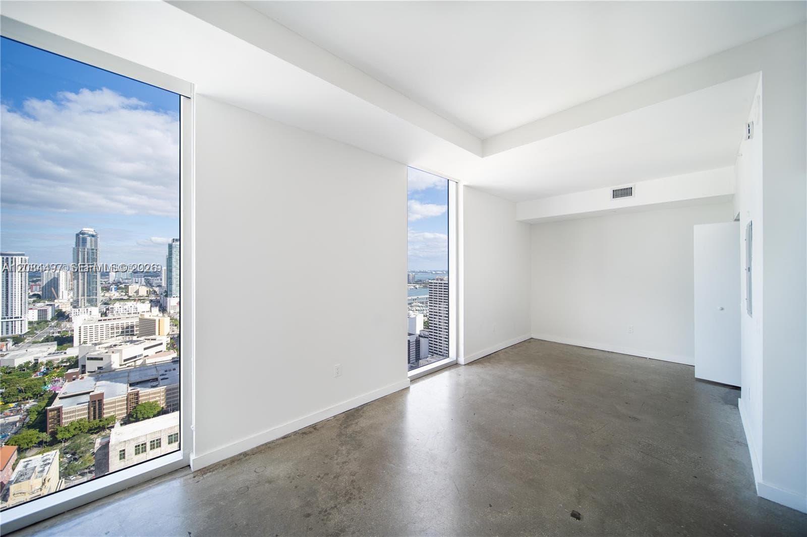 151 SE 1st St # PH08, Miami, FL 33131 photo 8