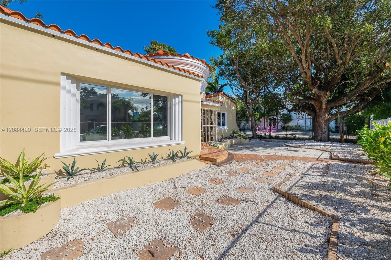 571 NE 64th St # Studio, Miami, FL 33138 photo 3