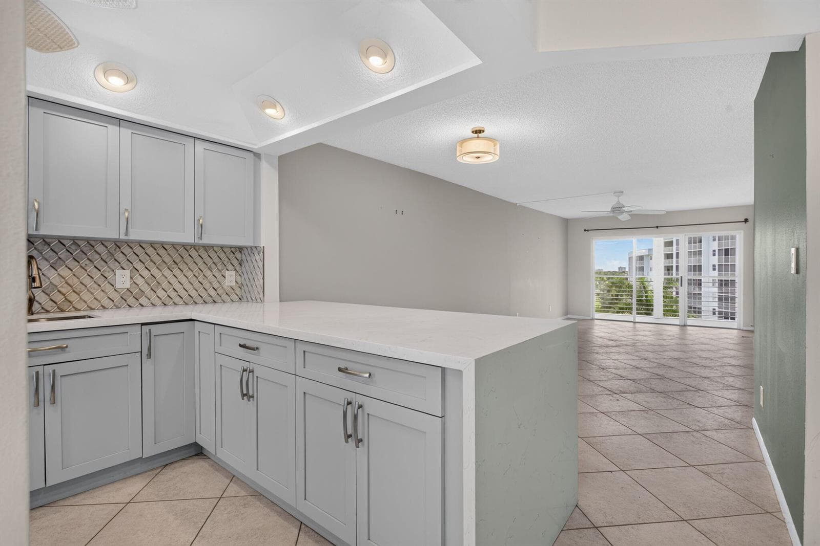 2731 NE 14TH ST Causeway # 702, Pompano Beach, FL 33062 photo 3