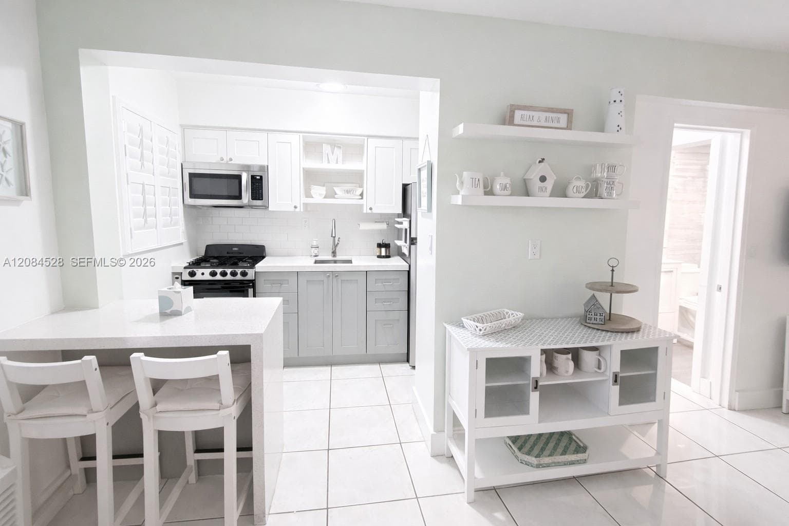 321 Wilson St # A105, Hollywood, FL 33019 photo 4