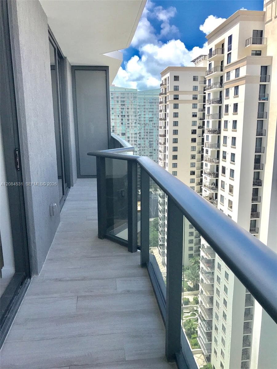 55 SW 9th St # 2807, Miami, FL 33130 photo 12