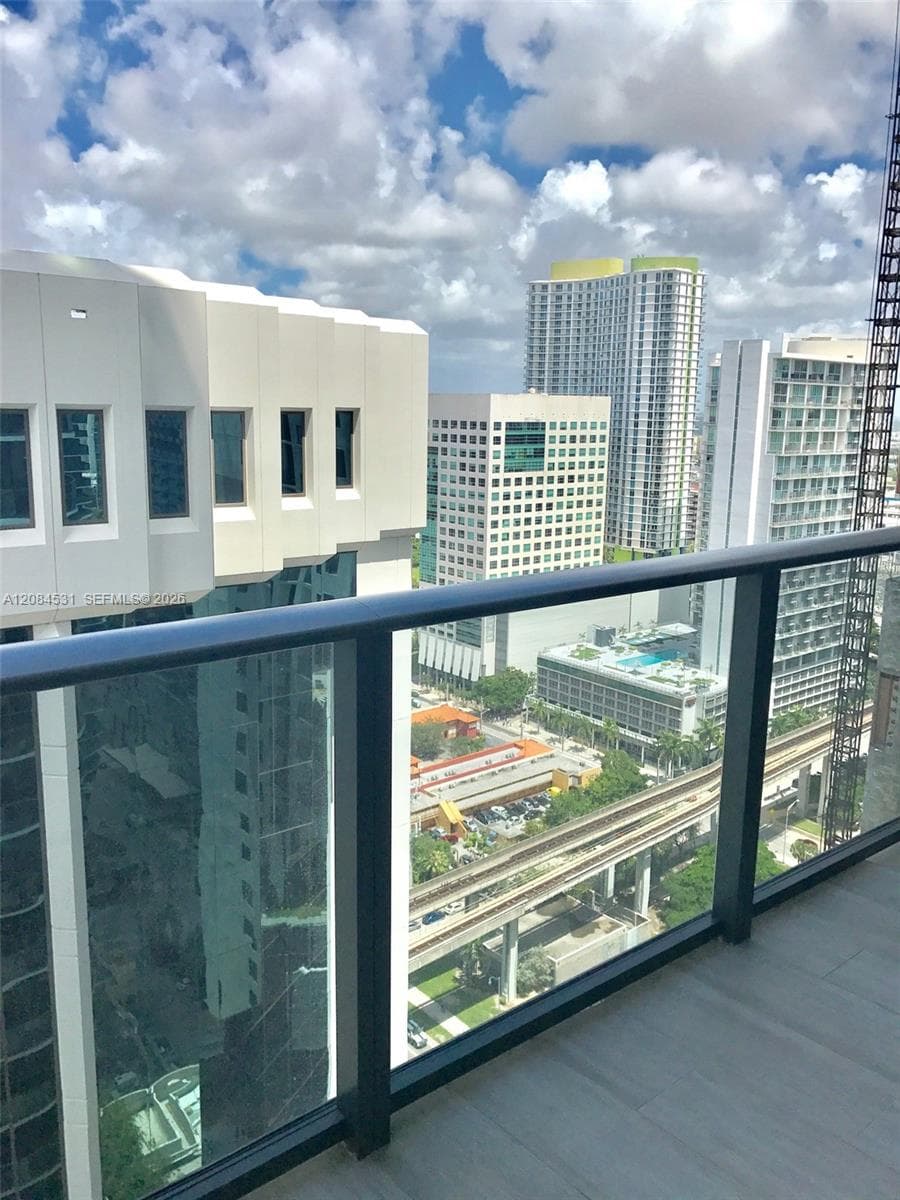 55 SW 9th St # 2807, Miami, FL 33130 photo 10