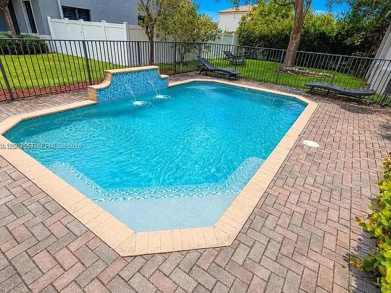 19329 NE 8th Ct # 0, Miami, FL 33179 photo 3