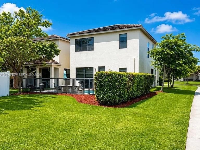 19329 NE 8th Ct # 0, Miami, FL 33179 photo 4