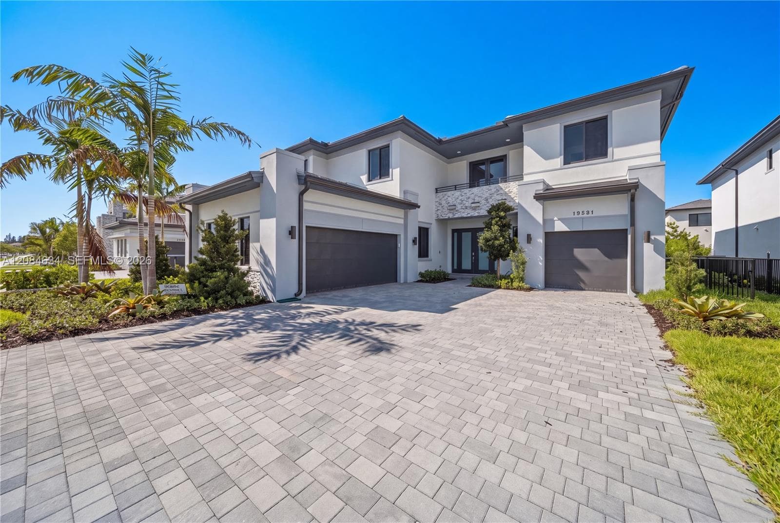 19581 NE 14th Ave, Miami, FL 33179 photo 2