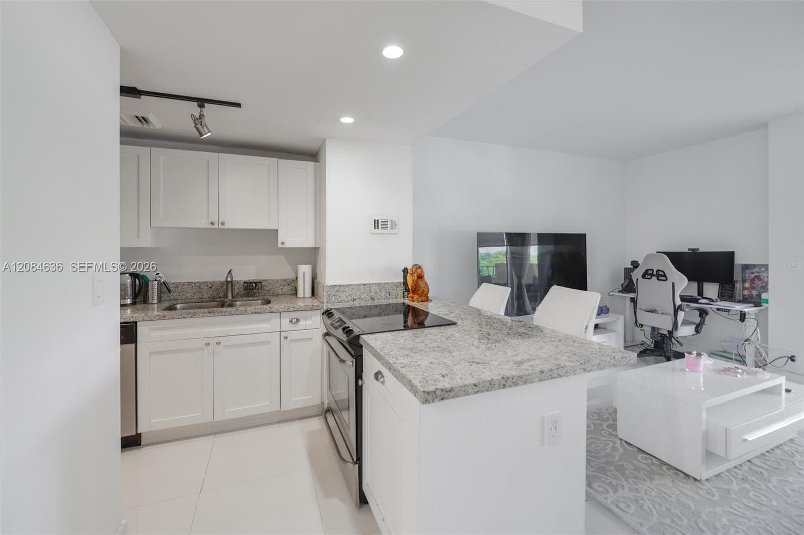 880 NE 69th St # 5L, Miami, FL 33138 photo 12